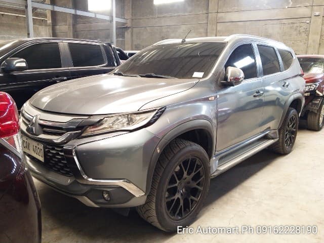 Car gallery image