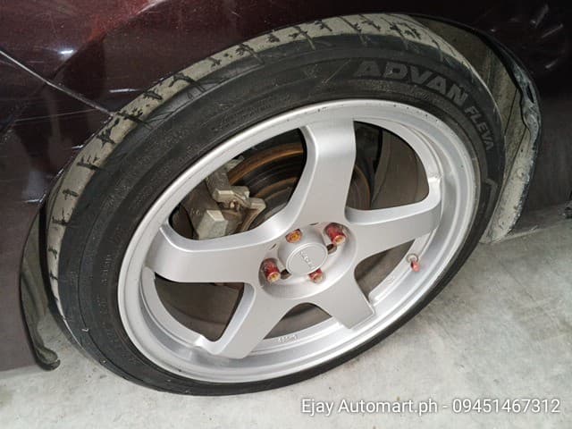 Car gallery image