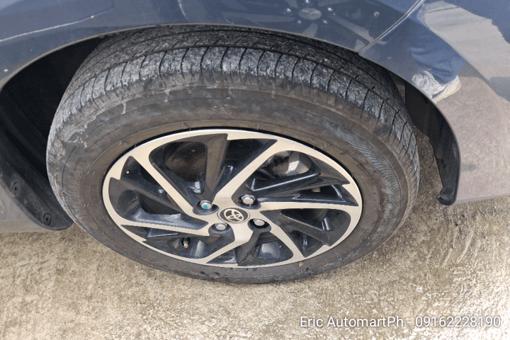 Car gallery image