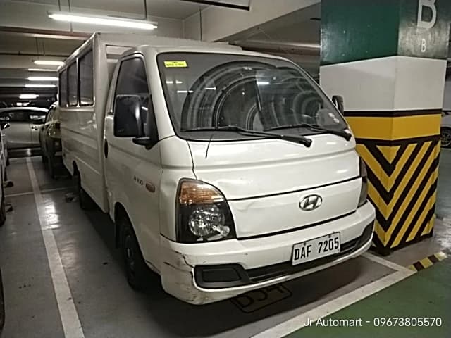 2017 HYUNDAI H100