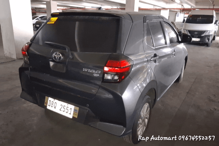 Car gallery image