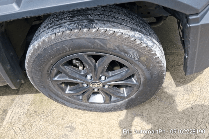 Car gallery image