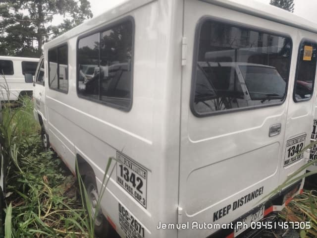 Car gallery image