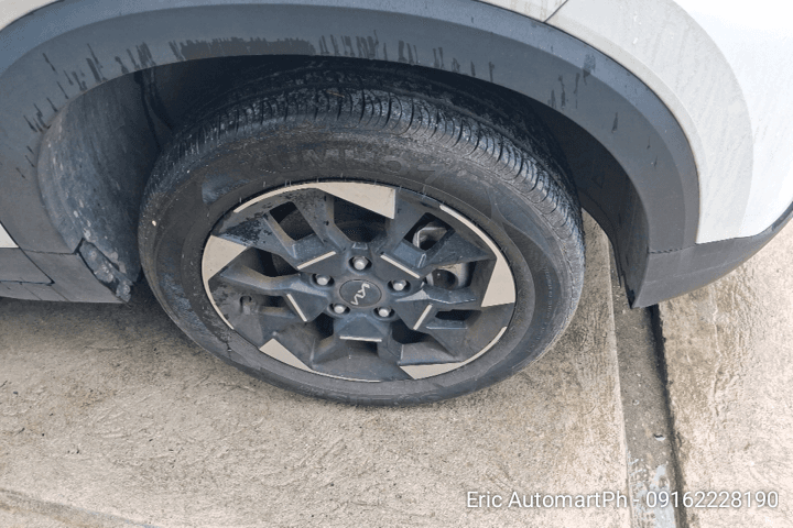 Car gallery image