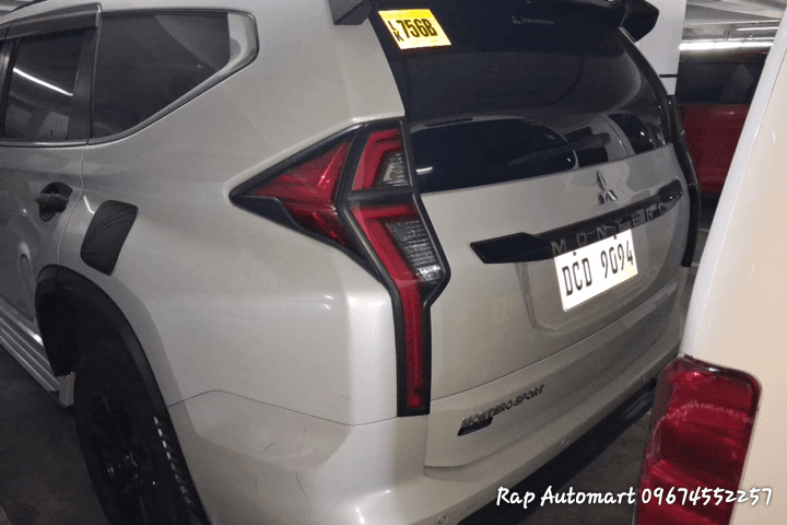 Car gallery image