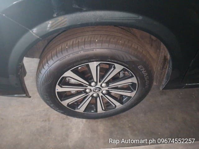Car gallery image