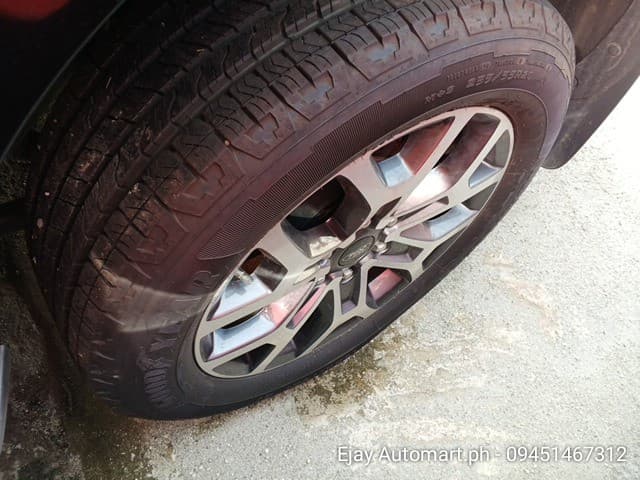 Car gallery image