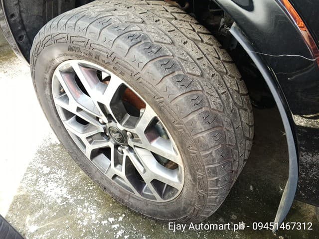 Car gallery image