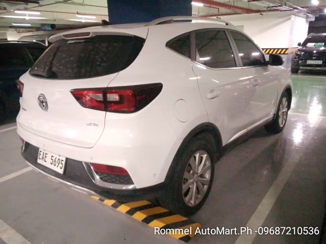Car gallery image