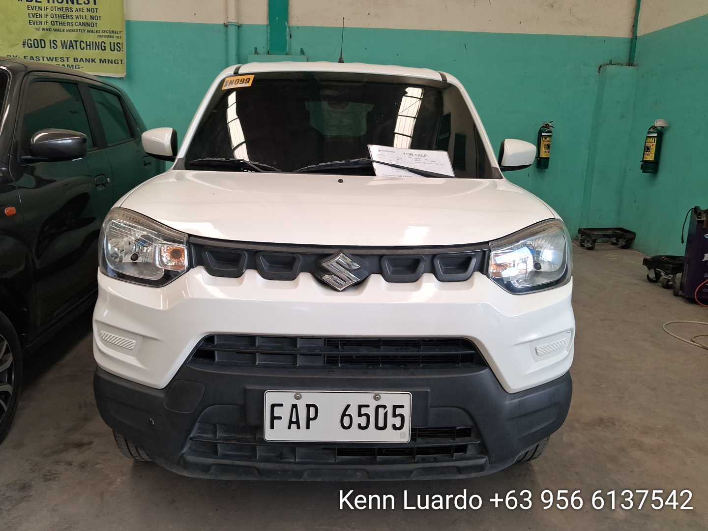 Car gallery image