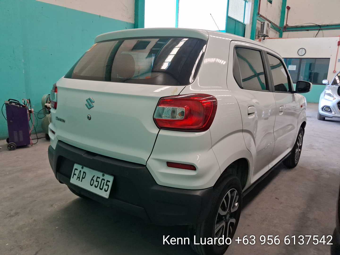Car gallery image