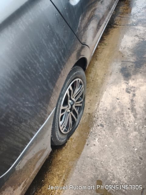 Car gallery image