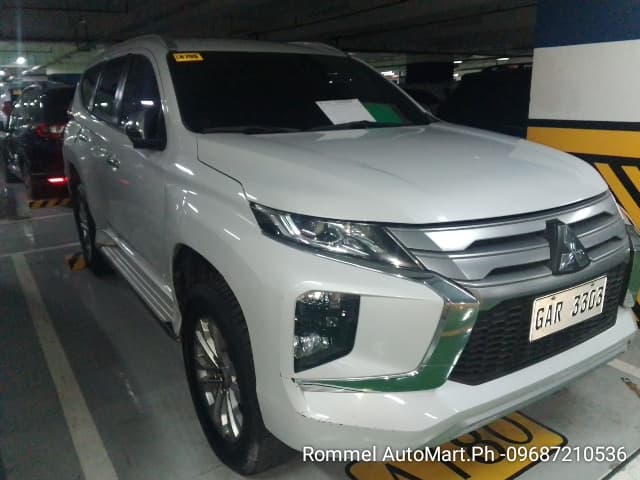 Car gallery image