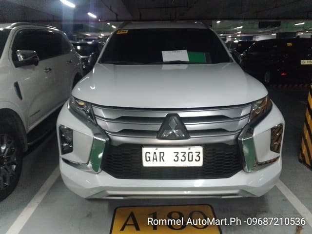 Car gallery image