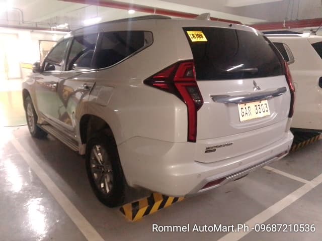 Car gallery image