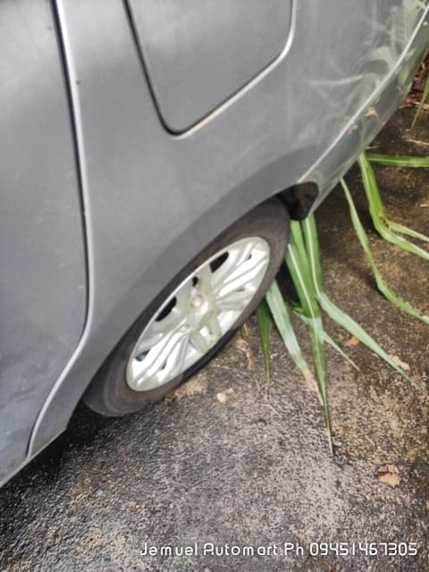 Car gallery image