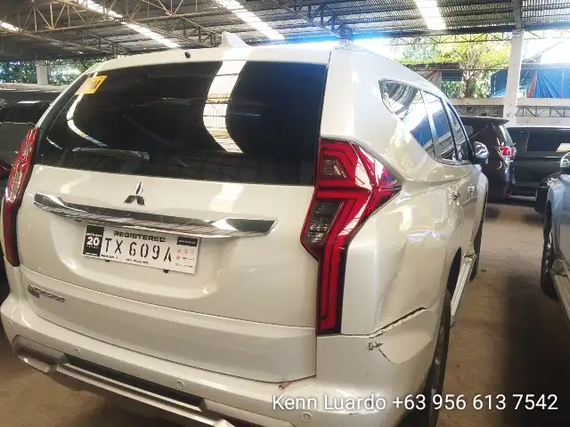 Car gallery image
