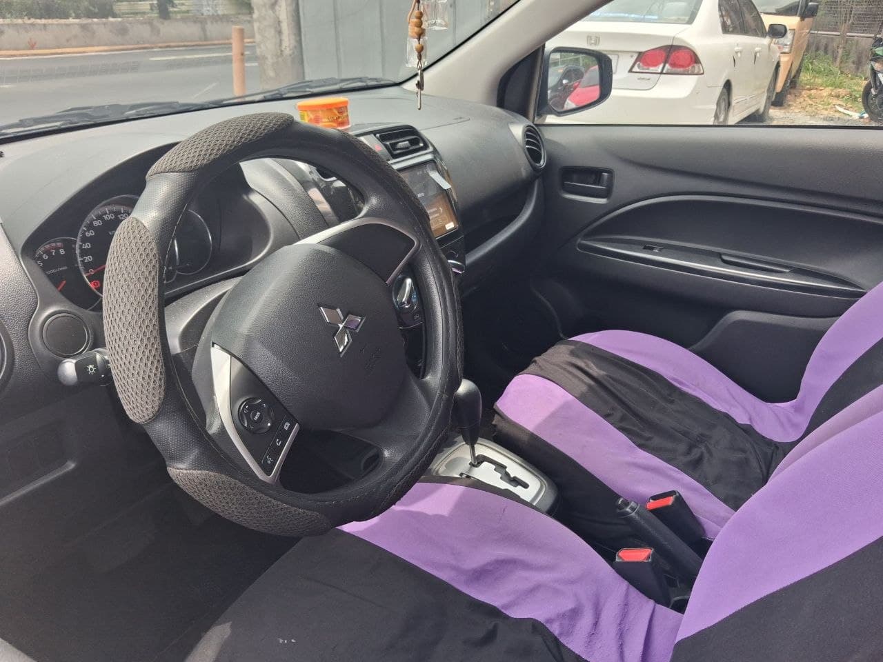 Car gallery image