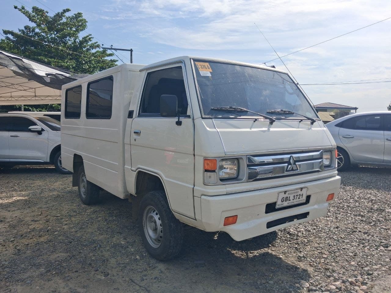 Car gallery image