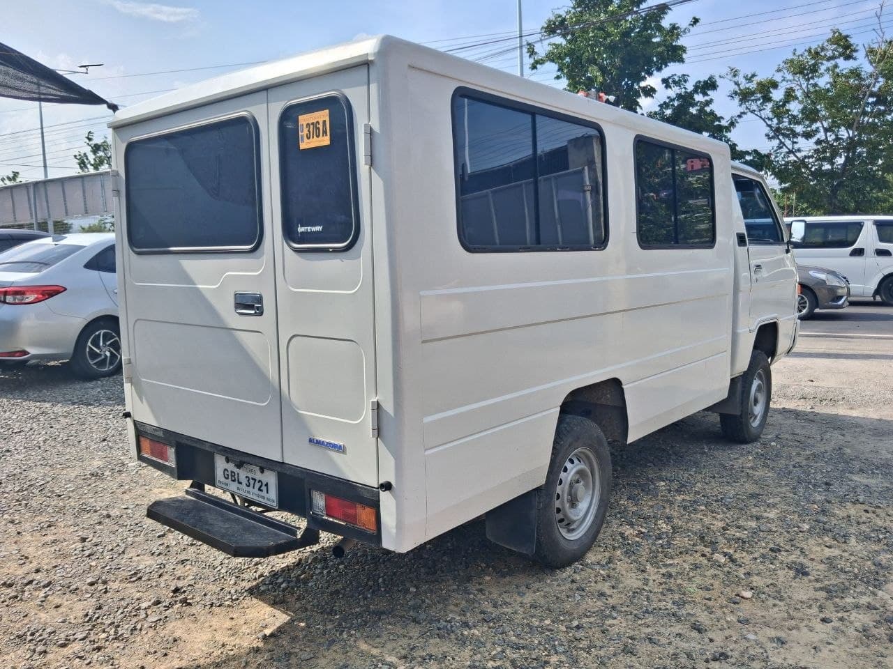 Car gallery image