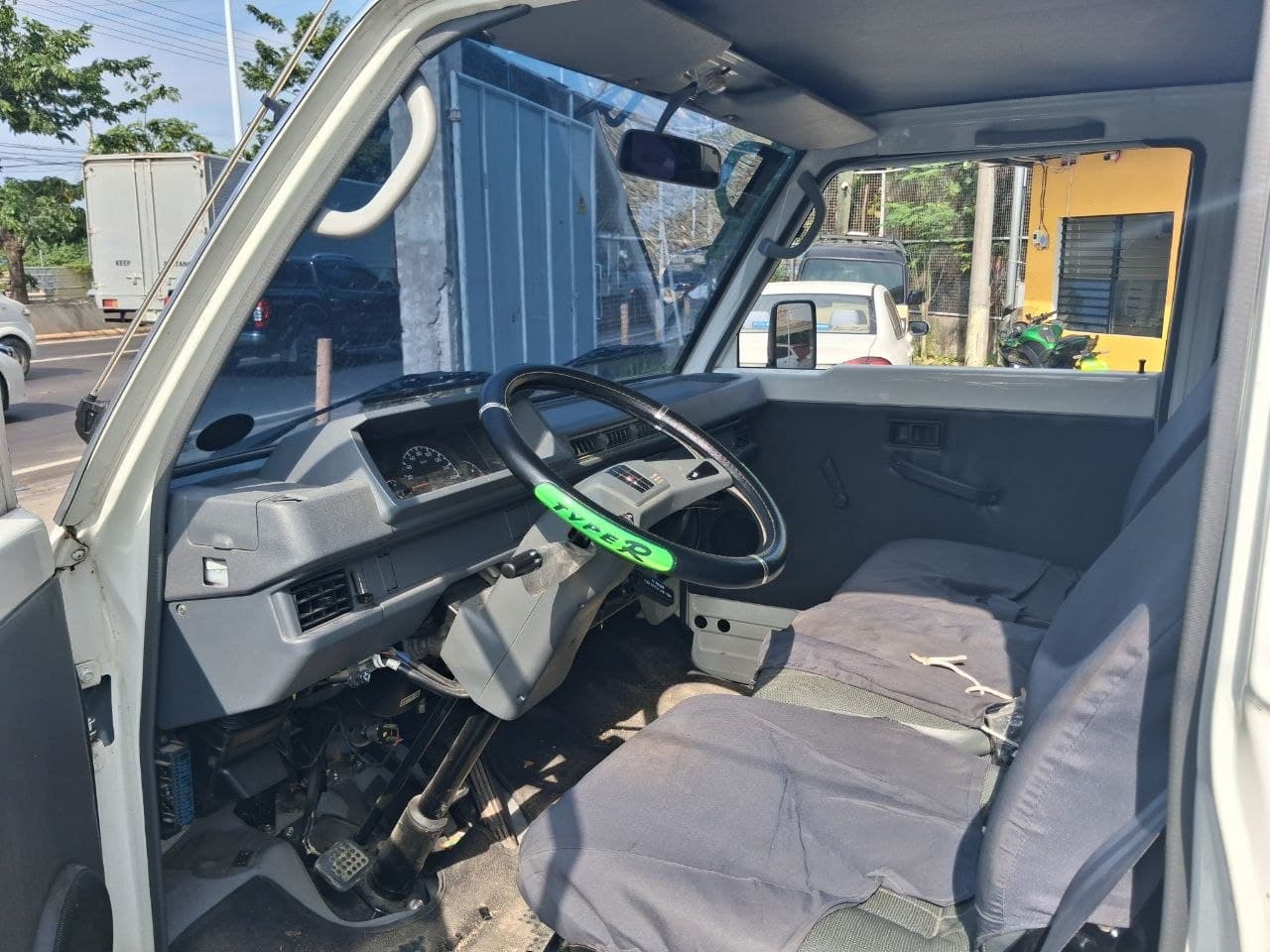 Car gallery image