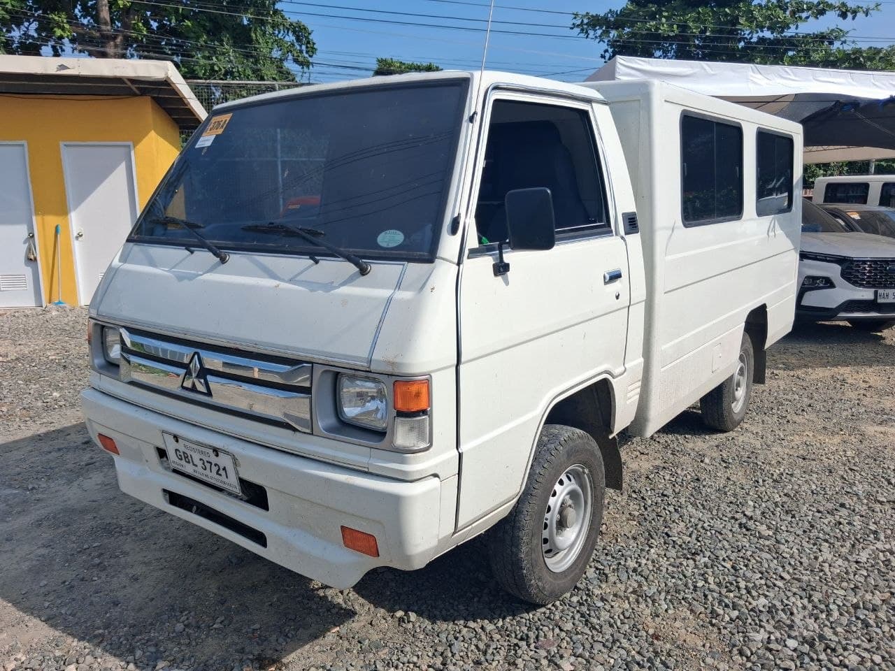 Car gallery image