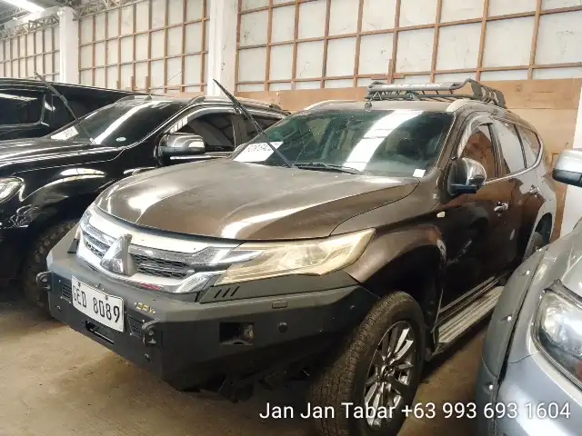 Car gallery image