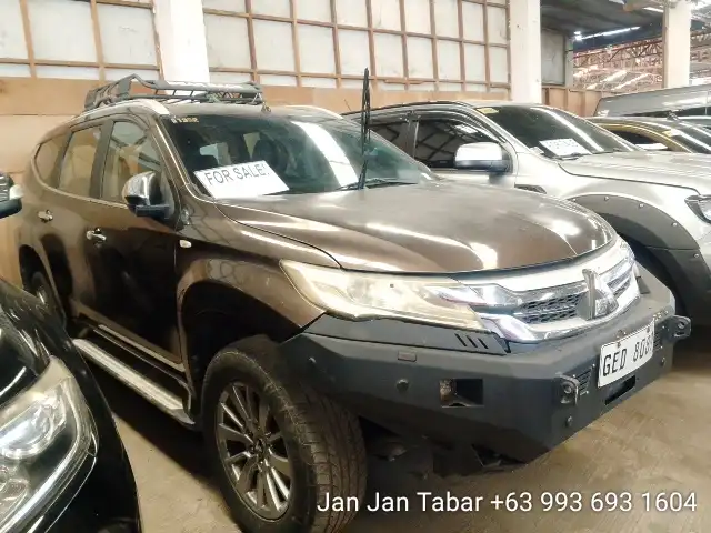 Car gallery image