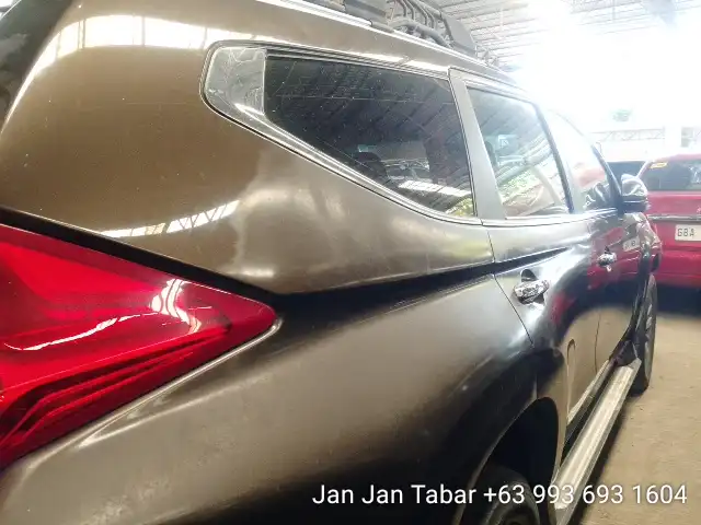 Car gallery image