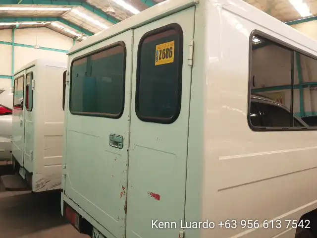 Car gallery image