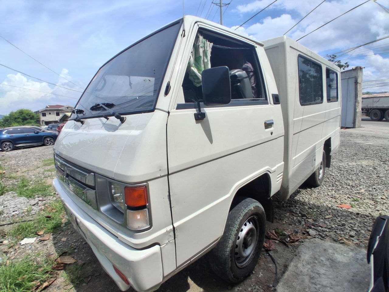 Car gallery image