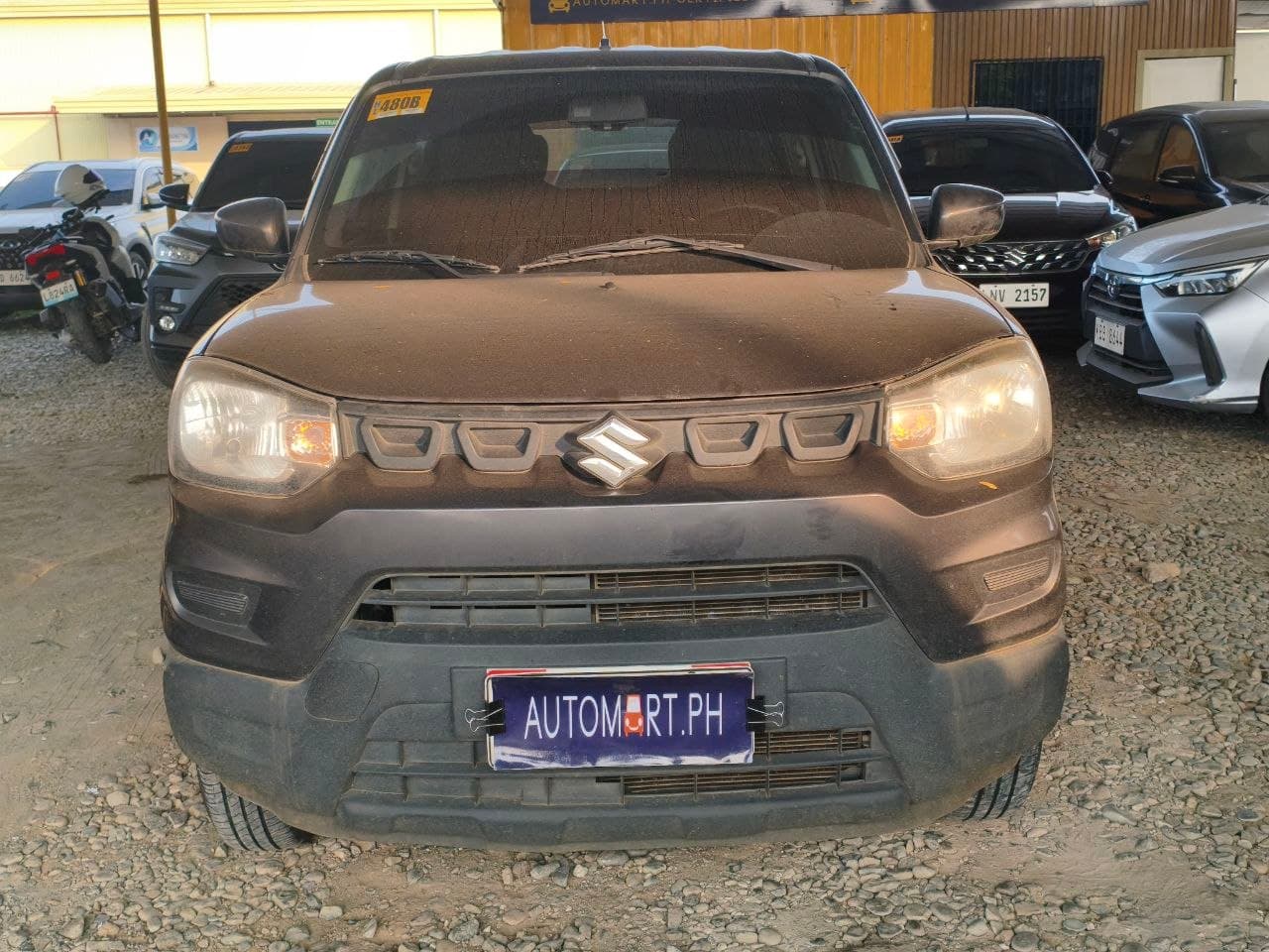 Car gallery image