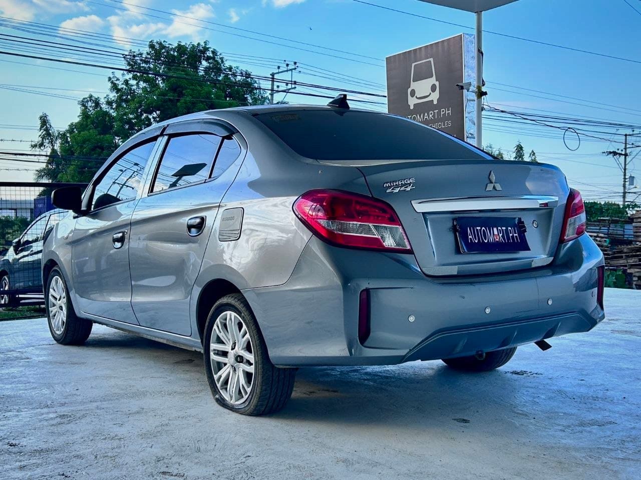 Car gallery image