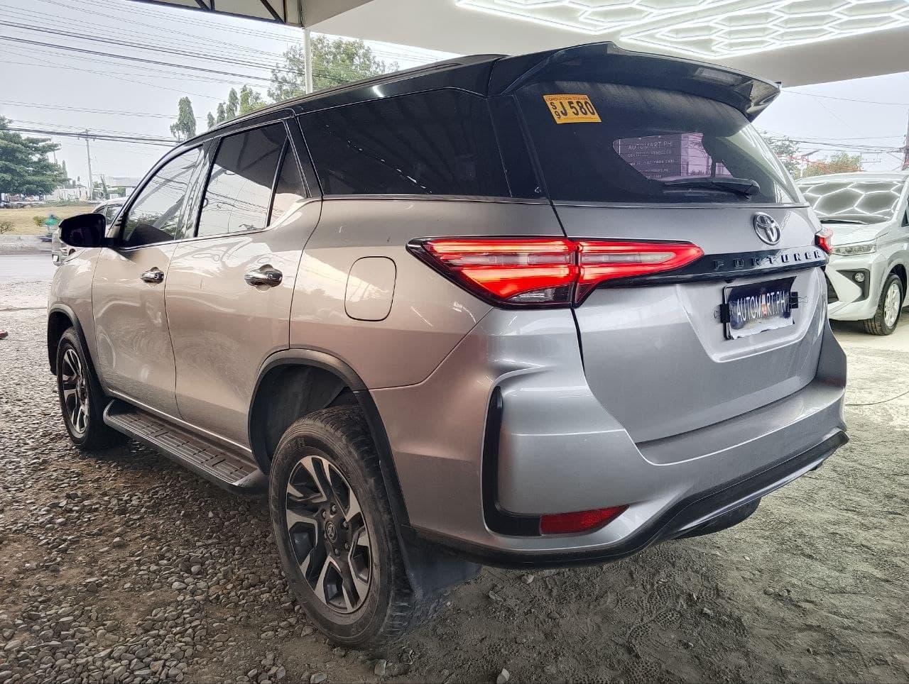 Car gallery image