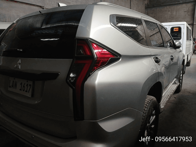 Car gallery image