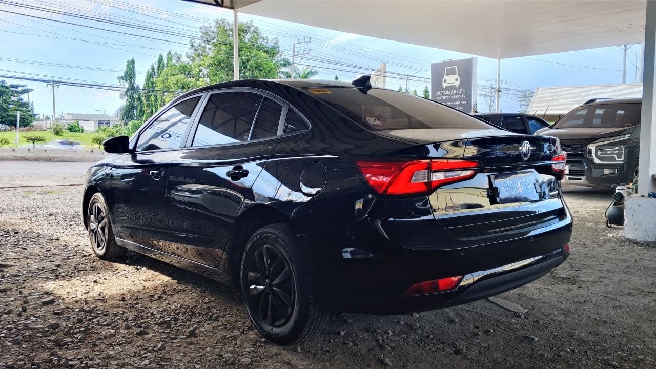 Car gallery image