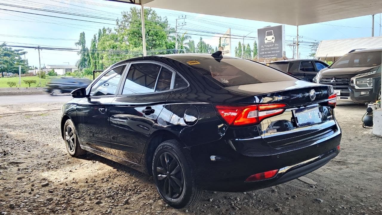 Car gallery image