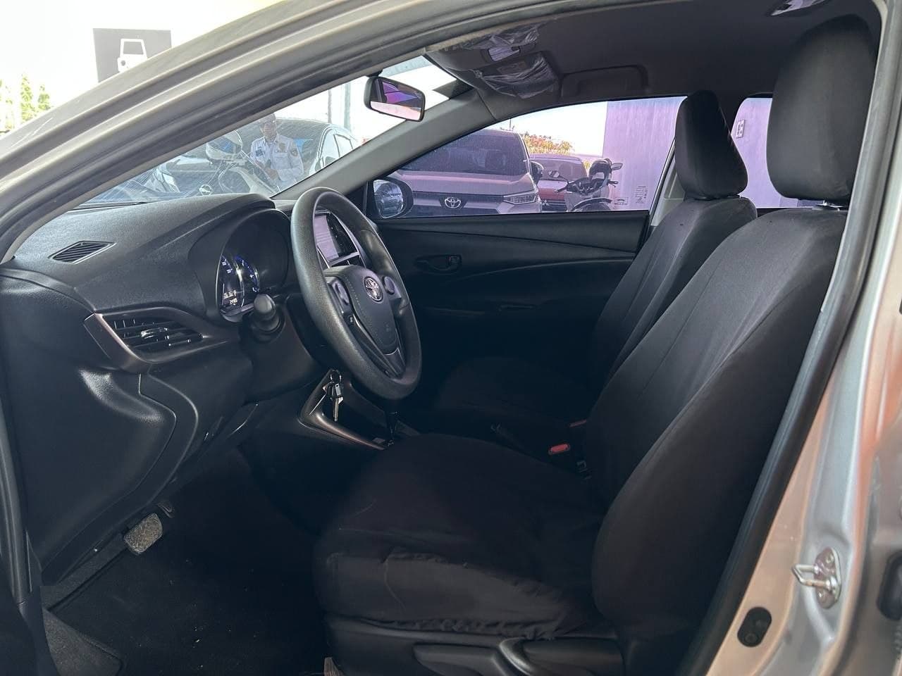 Car gallery image