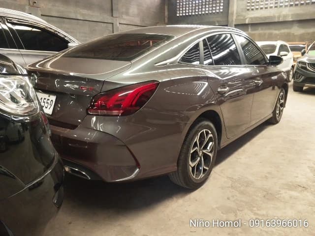 Car gallery image