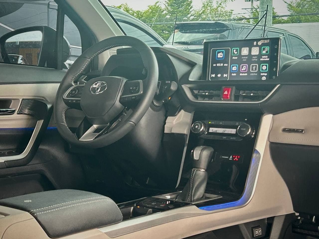 Car gallery image