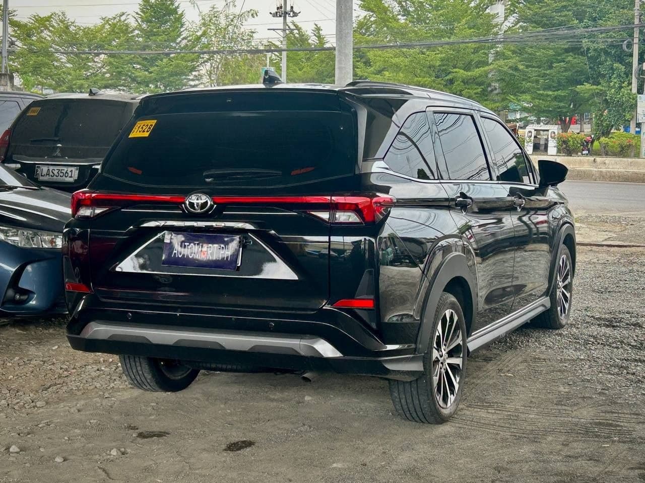Car gallery image