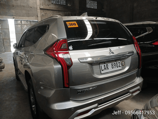 Car gallery image
