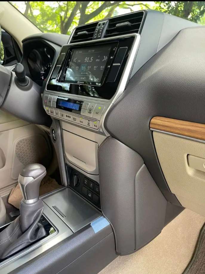 Car gallery image