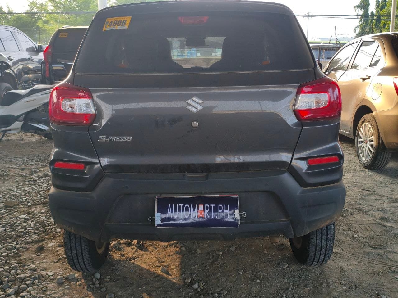 Car gallery image