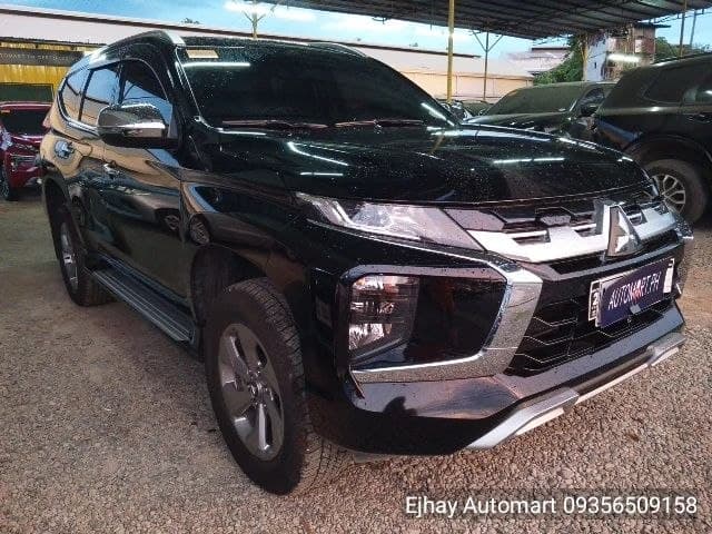 Car gallery image