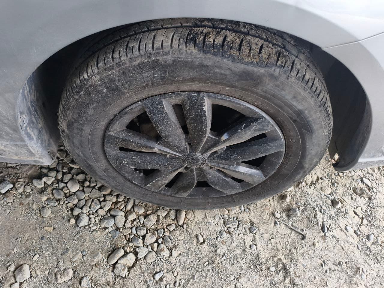 Car gallery image