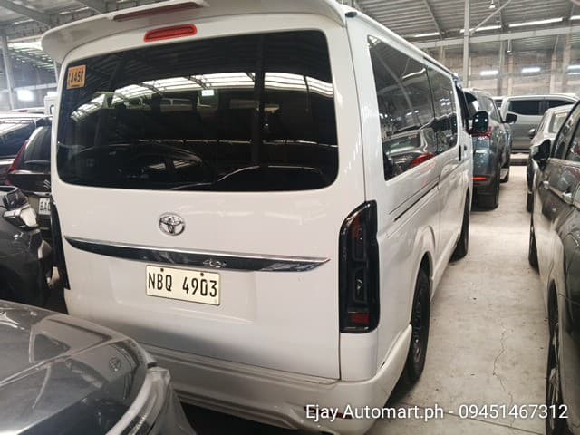 Car gallery image