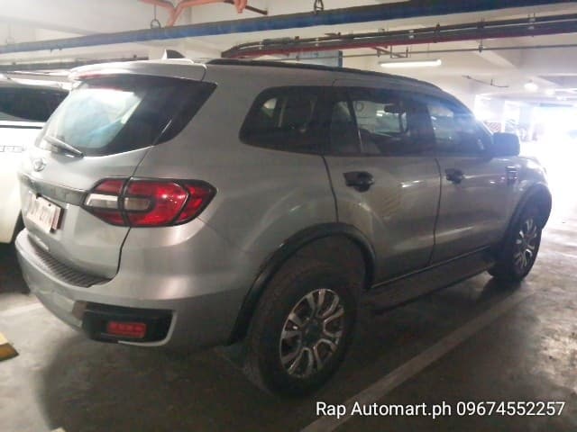 Car gallery image