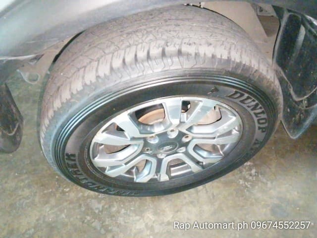 Car gallery image