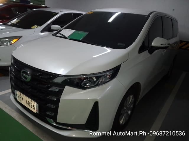 Car gallery image